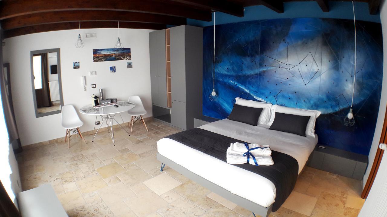 Bed and Breakfast La Cattedrale Dai Tetti Trani Exterior foto