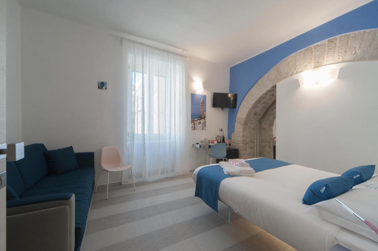 Bed and Breakfast La Cattedrale Dai Tetti Trani Exterior foto