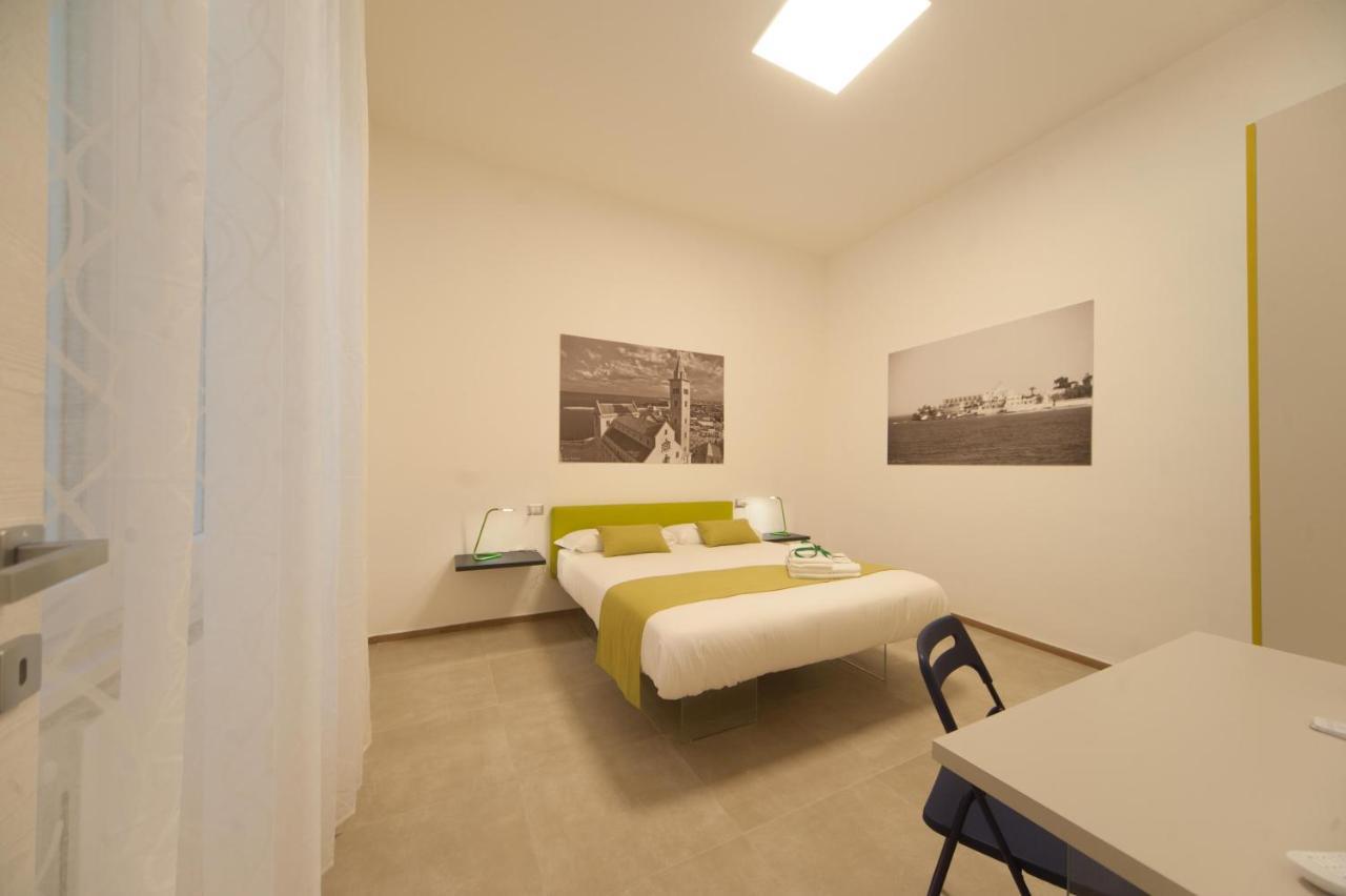 Bed and Breakfast La Cattedrale Dai Tetti Trani Exterior foto