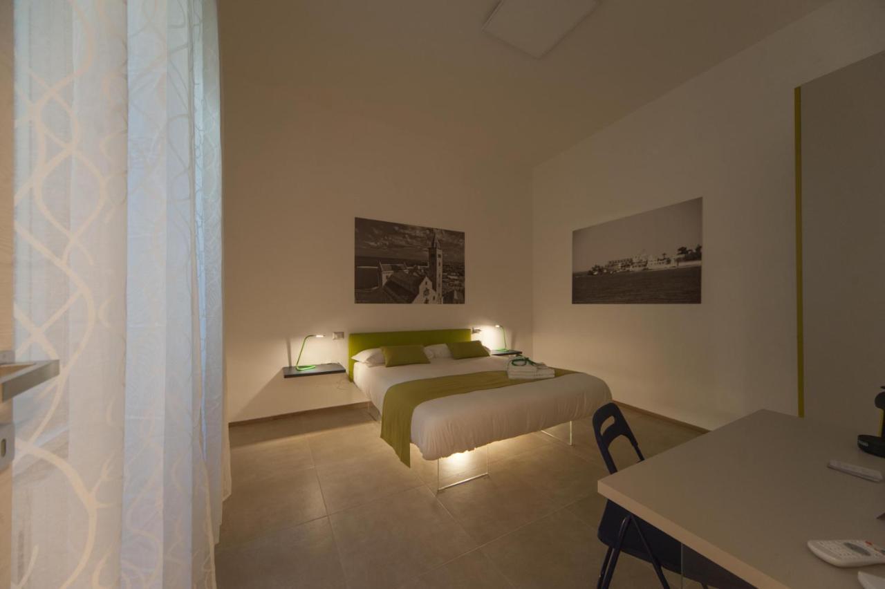 Bed and Breakfast La Cattedrale Dai Tetti Trani Exterior foto