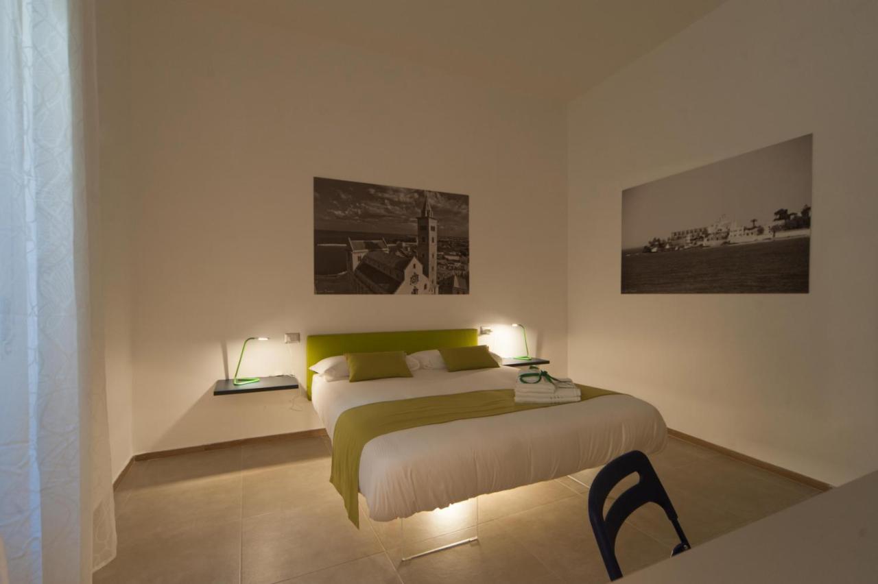 Bed and Breakfast La Cattedrale Dai Tetti Trani Exterior foto